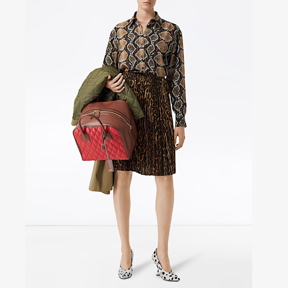 BURBERRY Pleated Midi Skirt With Leopard Print Motif In Black - Picture 11 of 16